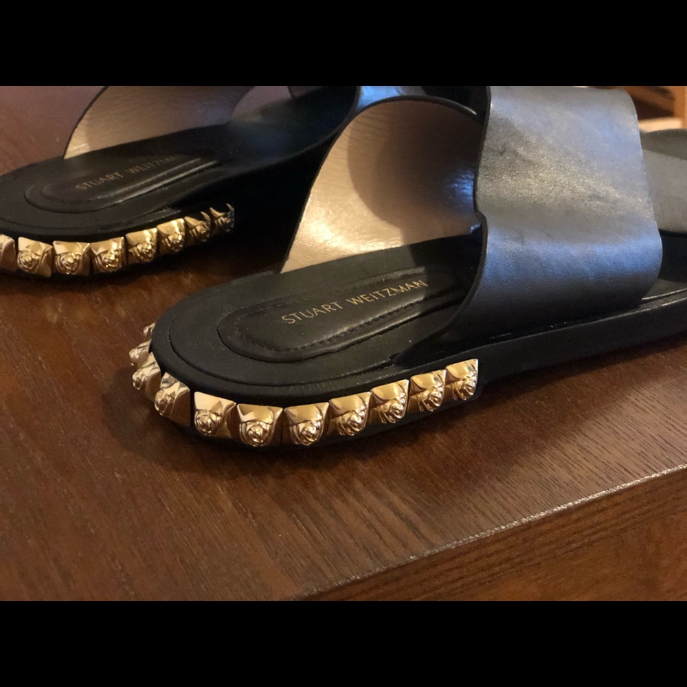 Stuart Weitzman gold rose studded sandals size 9